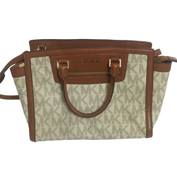 Michael Kors all over print crossbody bag. - Picture 1 of 6